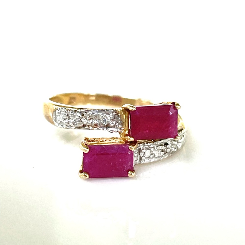 Synthetic Baguette Ruby Ring, 10k Gold, Great Condition, Diamond Texture, Sz 6.5